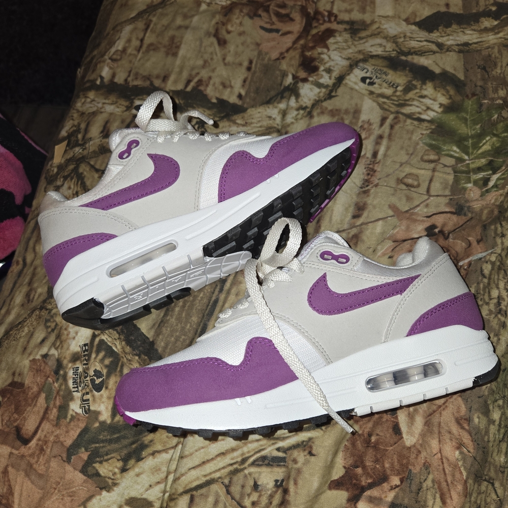 Nike Purple and White Airmax